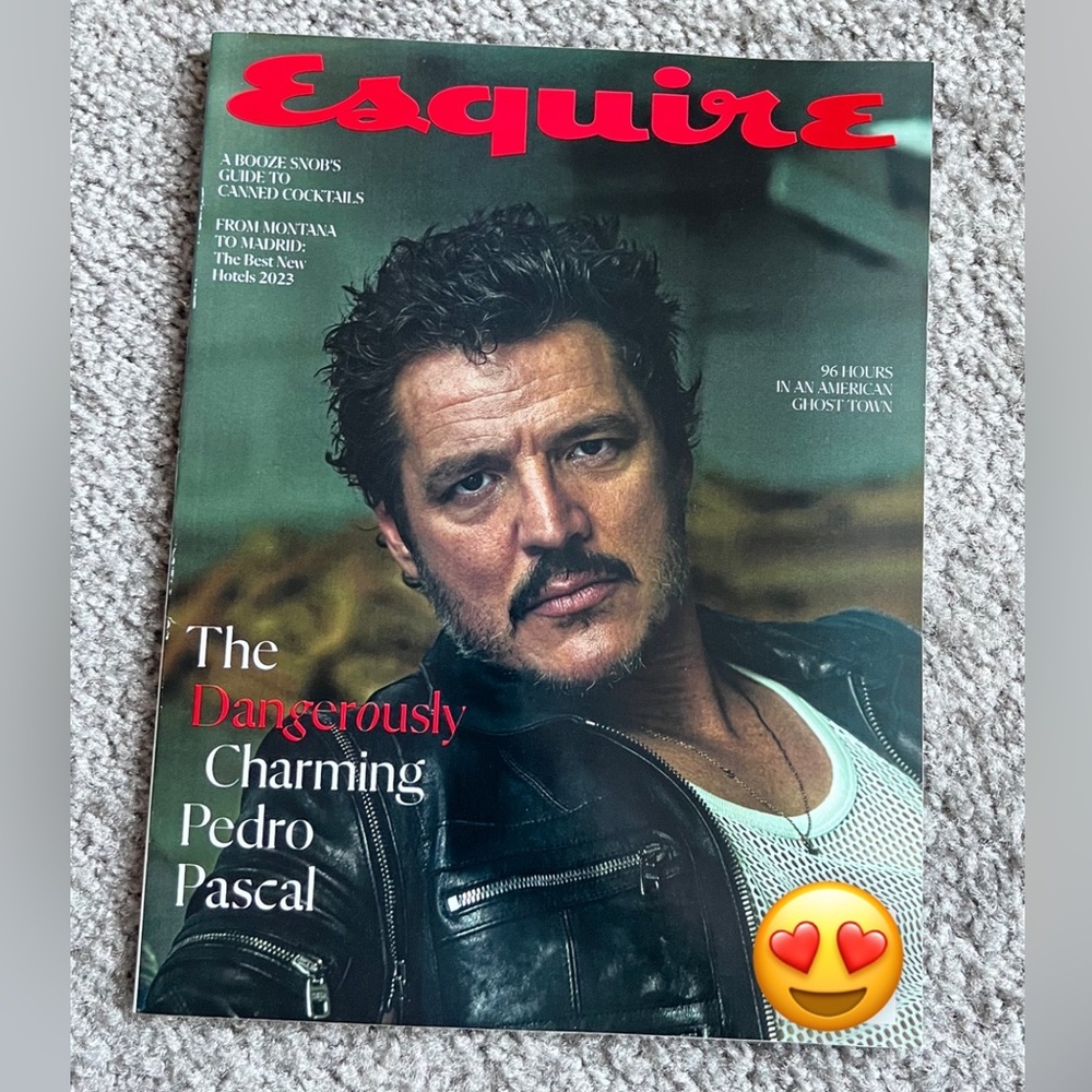 Esquire Pedro Pascal - Picture 3 of 5